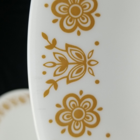 Corelle Butterfly Gold Dinner Plates - Picture 8 of 11